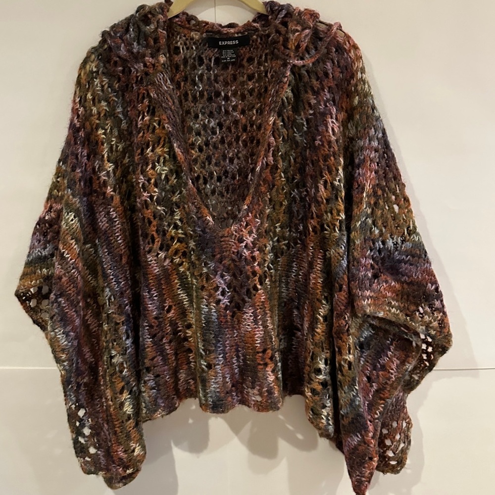Poncho - Picture 2 of 4